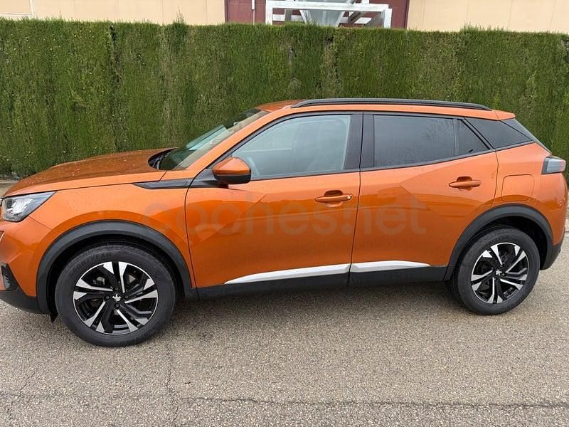 Usado Peugeot 2008 Allure 110 CV (80 kW) 2021 Naranja SUV