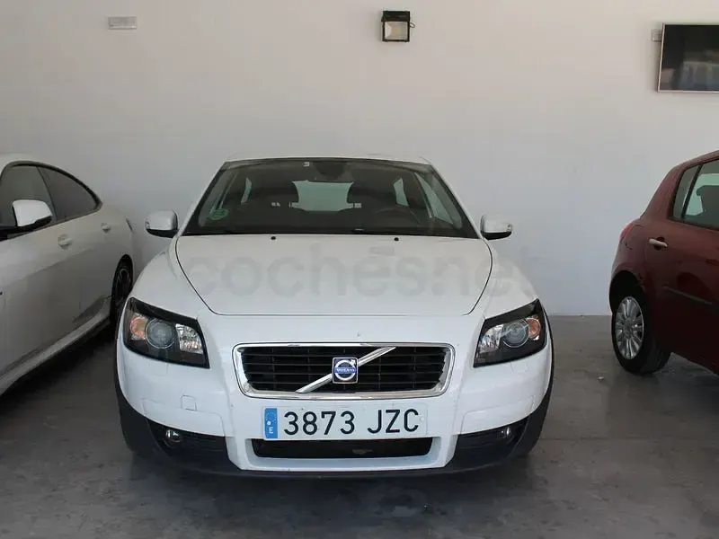 Usado Volvo C30 Momentum 100 CV (73 kW) 2008 Blanco Utilitario