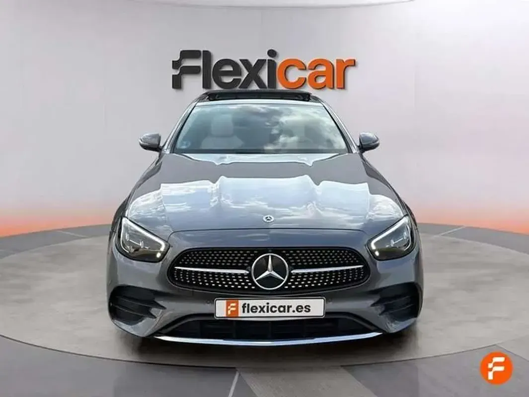 Usado Mercedes E220 194 CV (142 kW) 2021 Gris Berlina