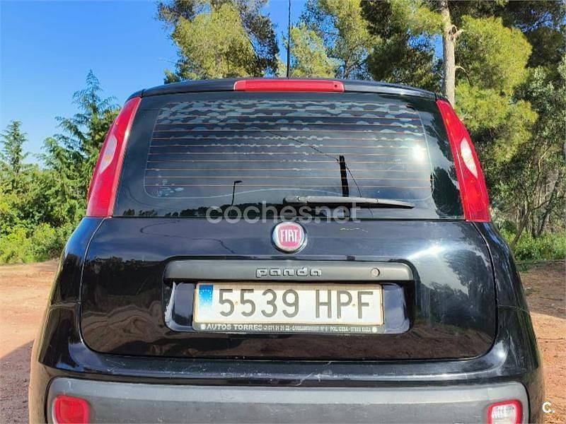 Usado Fiat Panda Lounge 69 CV (50 kW) 2013 Negro Utilitario