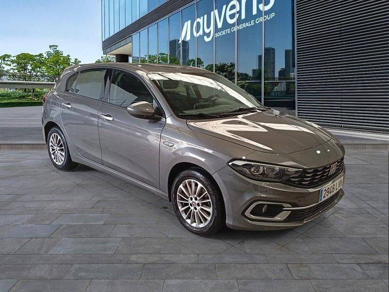 Usado Fiat Tipo Life 131 CV (96 kW) 2021 Gris Berlina
