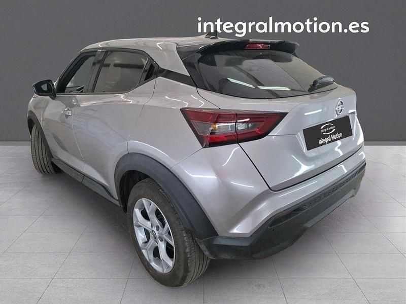 Usado Nissan Juke N-Connecta 114 CV (83 kW) 2022 Gris SUV