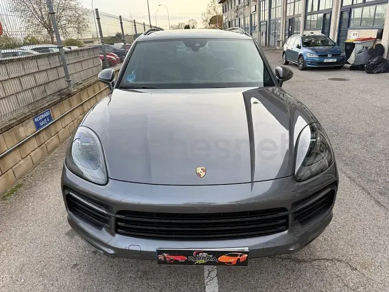Usado Porsche Cayenne E-Hybrid 462 CV (339 kW) 2018 Gris / plata SUV