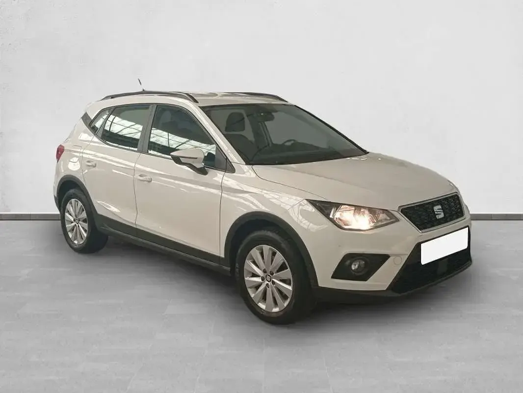 Usado Seat Arona Style 110 CV (80 kW) 2021 Blanco SUV
