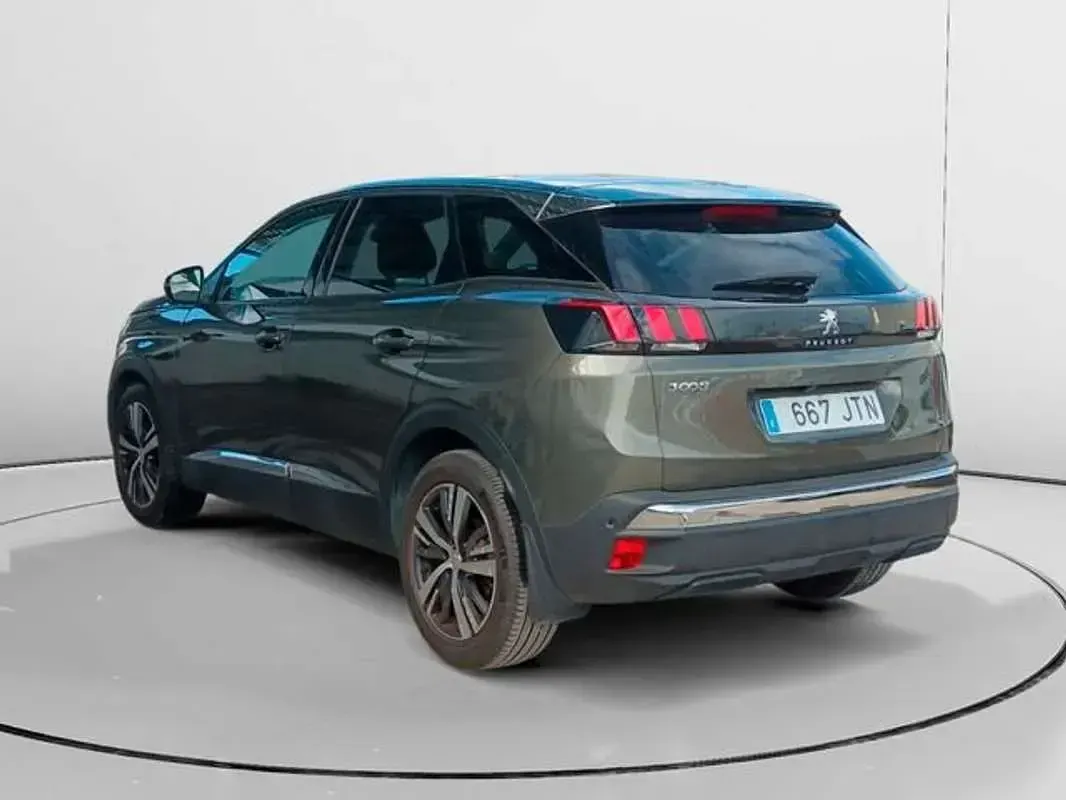 Usado Peugeot 3008 Allure 120 CV (88 kW) 2016 Gris SUV