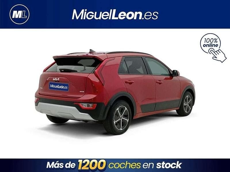Usado Kia Niro 184 CV (135 kW) 2024 Rojo SUV