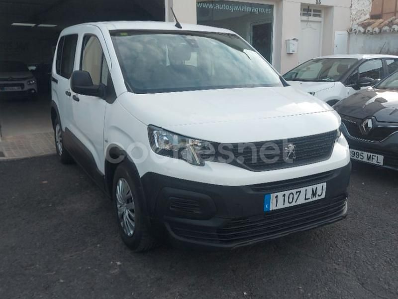 Usado Peugeot Rifter Active 100 CV (73 kW) 2021 Blanco Monovolumen