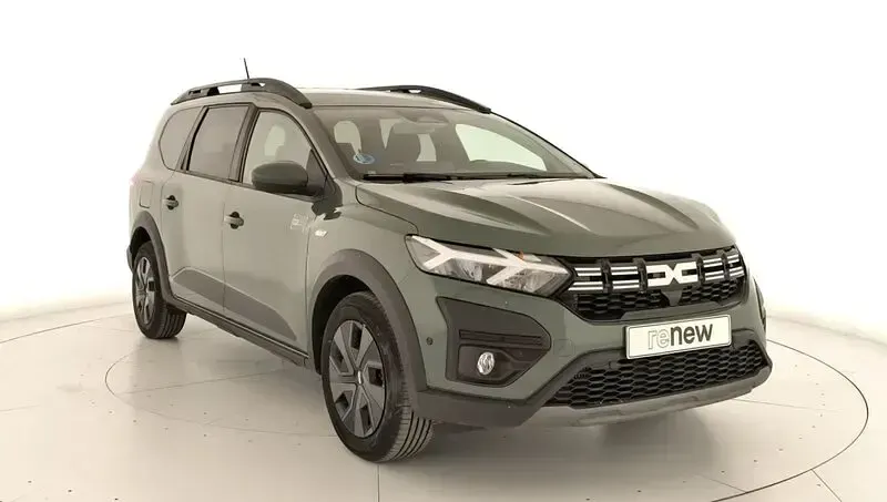 Usado Dacia Jogger Expression 101 CV (74 kW) 2025 Verde Monovolumen