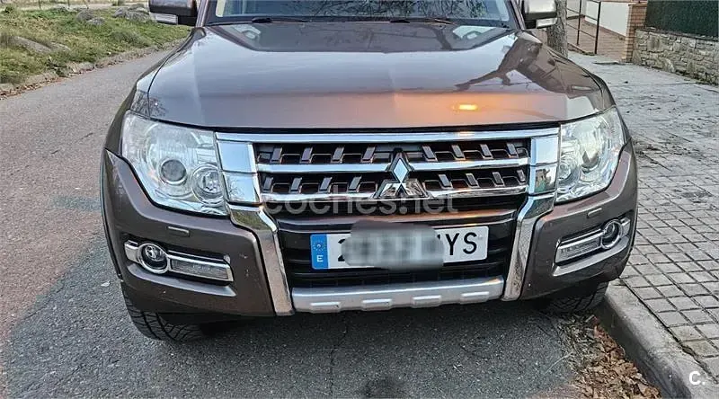 Usado Mitsubishi Montero 200 CV (147 kW) 2014 Marrón SUV