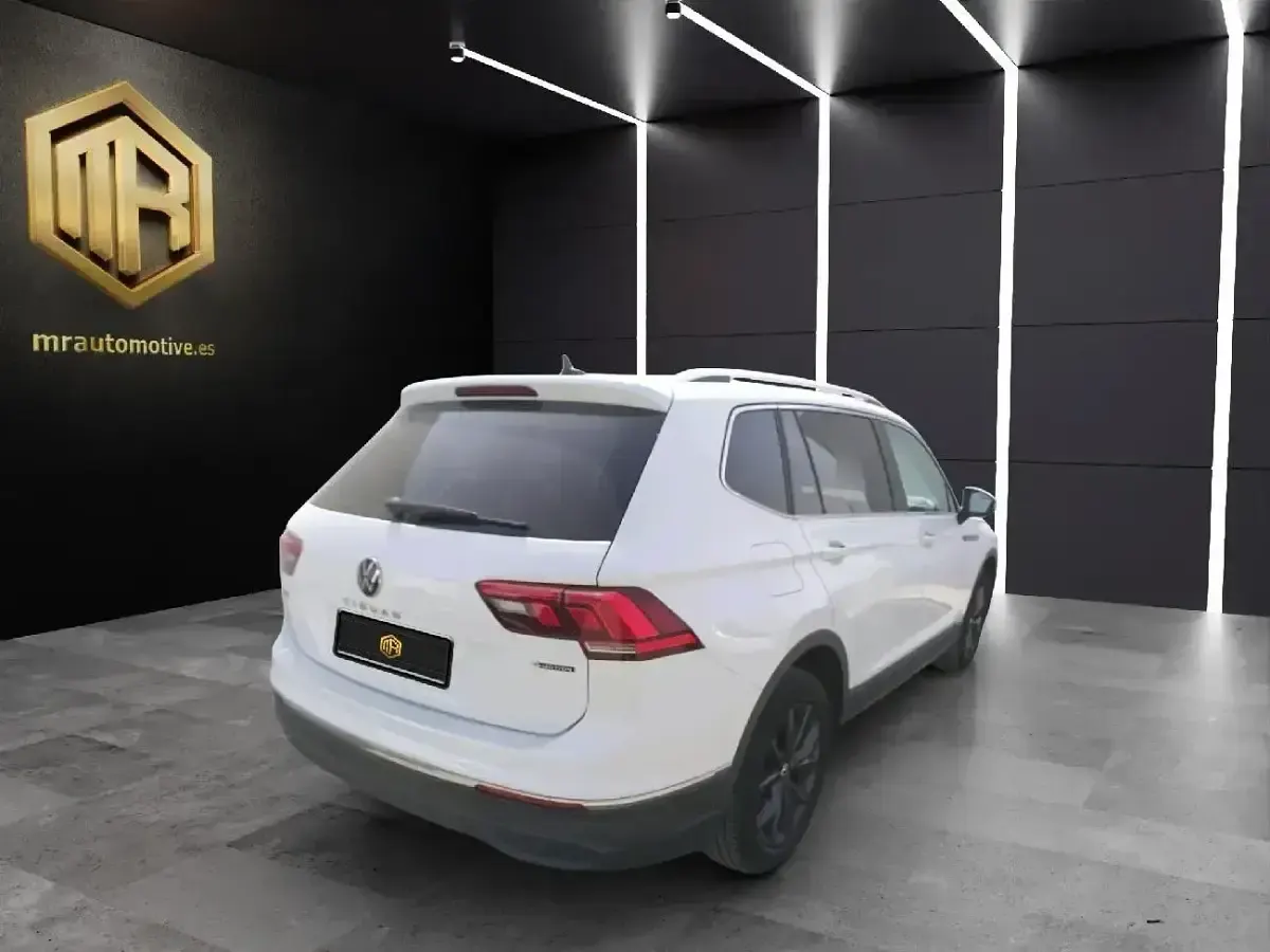 Usado VW Tiguan Allspace Life 150 CV (110 kW) 2022 Blanco SUV