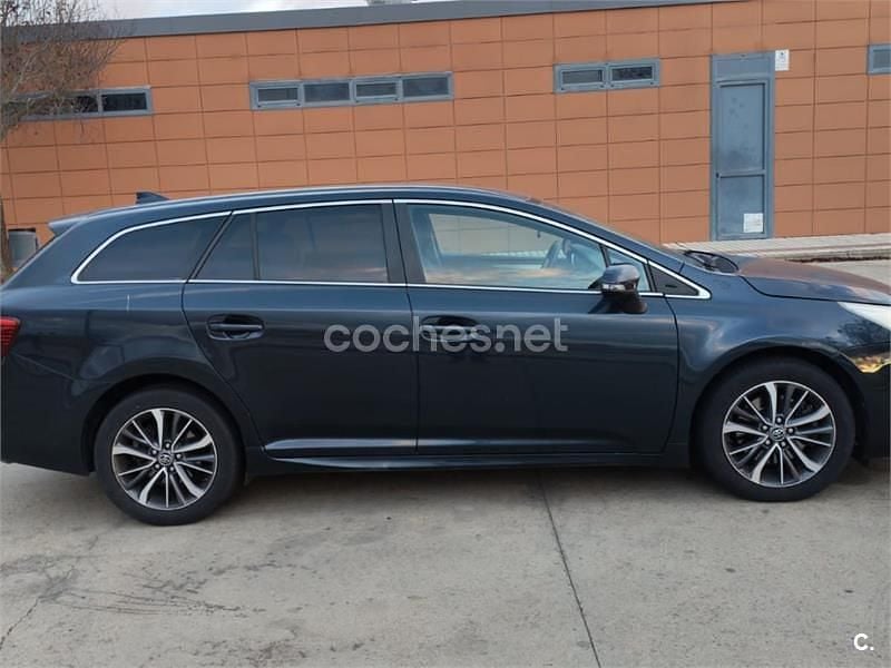 Negro Usado 2017 Toyota Avensis Business Edition Familiar | 9899 € (Super precio) - Imagen 1/4