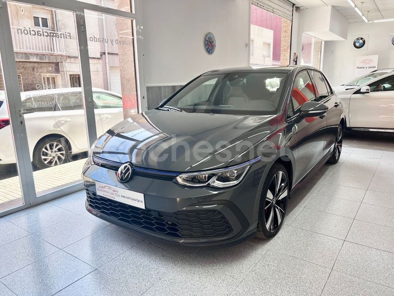 Gris / plata Usado 2021 VW Golf VIII Berlina | 26.900 € (Un poco caro) - Imagen 1/4