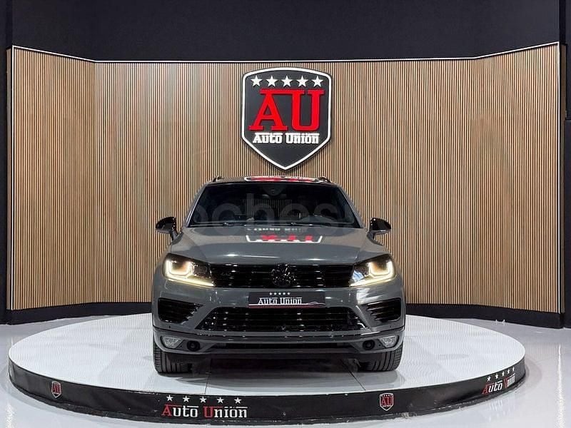 Usado VW Touareg 262 CV (192 kW) 2017 Gris / plata SUV