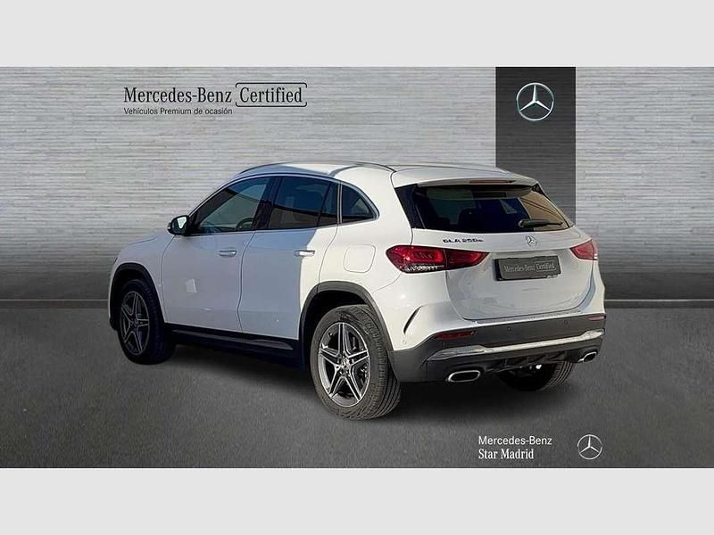 Usado Mercedes GLA250 218 CV (160 kW) 2022 Blanco SUV