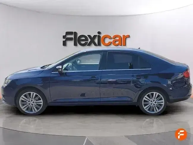 Usado Seat Toledo Style 110 CV (80 kW) 2017 Azul Utilitario