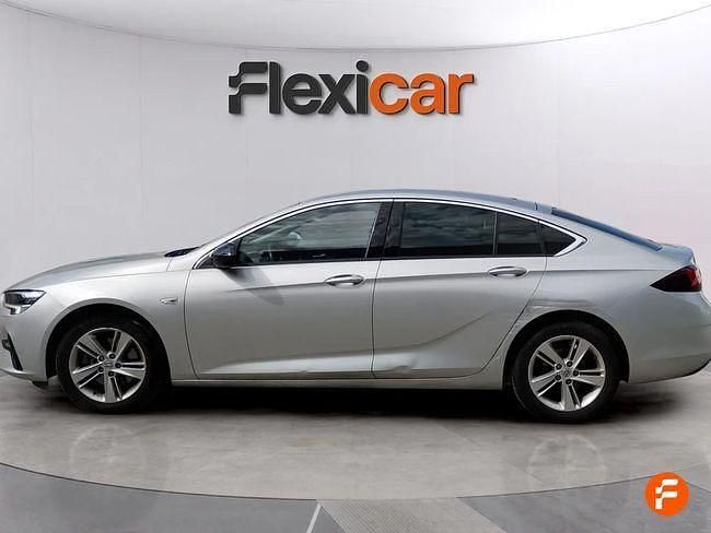 Usado Opel Insignia Edition 122 CV (89 kW) 2022 Gris Berlina