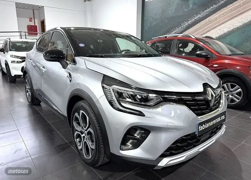 Usado Renault Captur Zen 145 CV (106 kW) 2022 Gris SUV