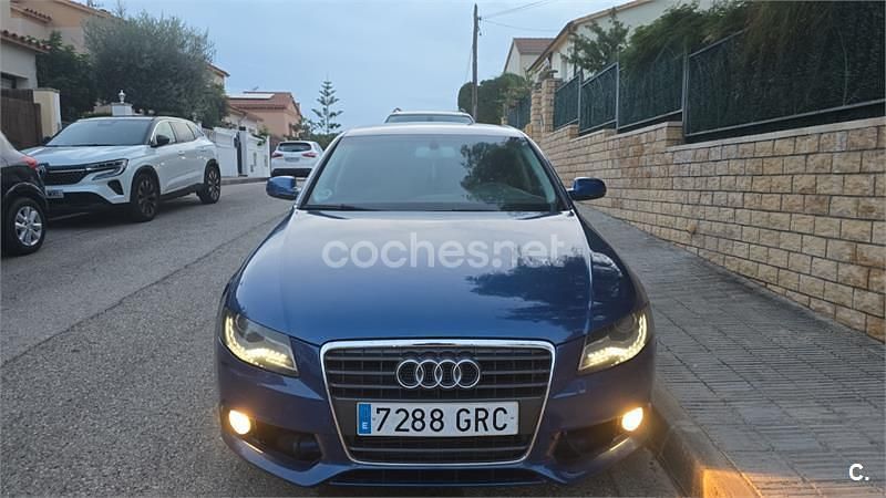 Usado Audi A4 136 CV (100 kW) 2009 Azul Berlina