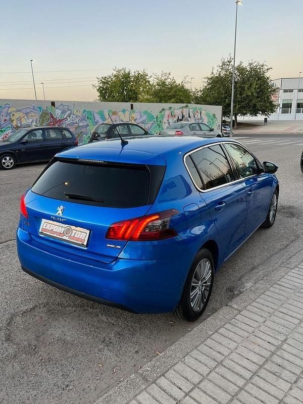 Usado Peugeot 308 Allure 130 CV (95 kW) 2021 Azul Utilitario