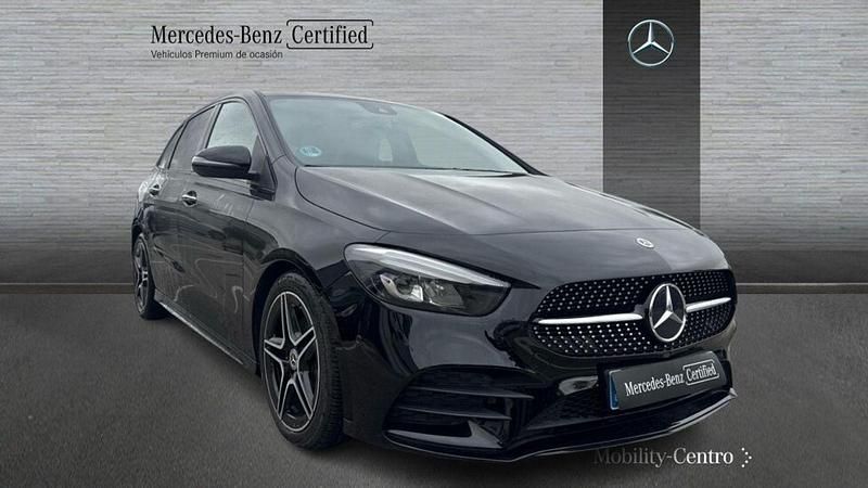 Usado Mercedes B200 150 CV (110 kW) 2022 Negro noche Monovolumen