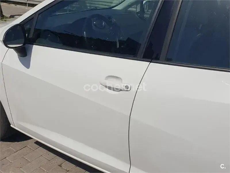 Usado Seat Ibiza Style 105 CV (77 kW) 2016 Blanco Berlina