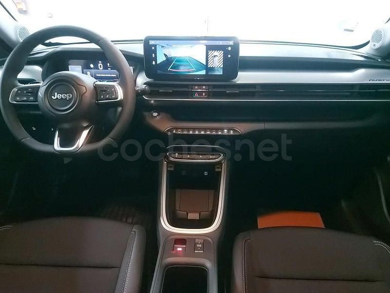 Nuevo Jeep Avenger Altitude 100 CV (73 kW) 2025 Gris / plata SUV