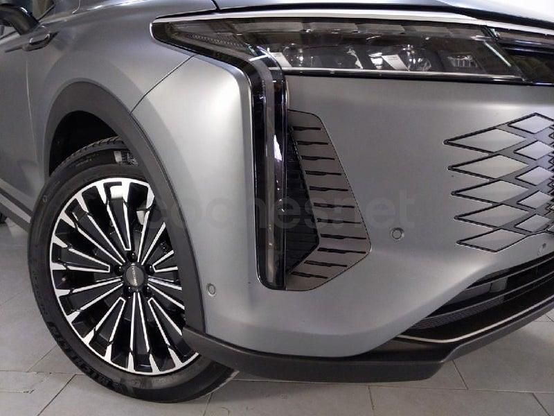 Usado Omoda 9 537 CV (394 kW) 2025 Gris / plata SUV