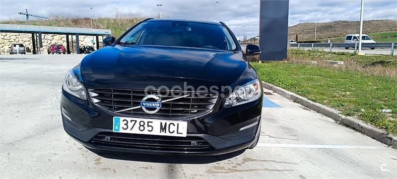 Usado Volvo V60 Kinetic 120 CV (88 kW) 2016 Negro Familiar