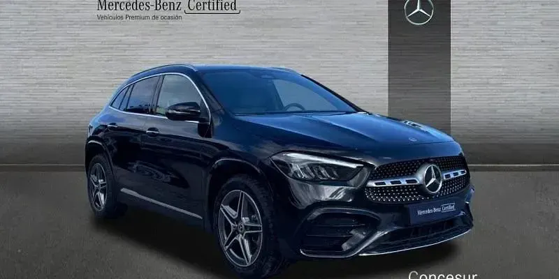 Usado Mercedes GLA200 150 CV (110 kW) 2025 Negro SUV