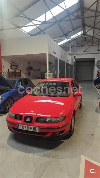 Używany Seat Leon 105 KM (77 kW) 2002 Czerwony Hatchback