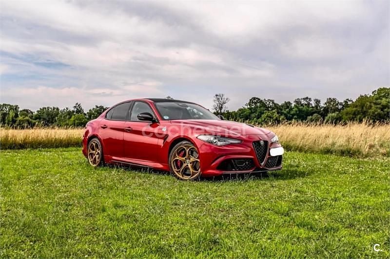 Rojo Usado 2018 Alfa Romeo Giulia Quadrifoglio Berlina | 44.100 € - Imagen 1/4