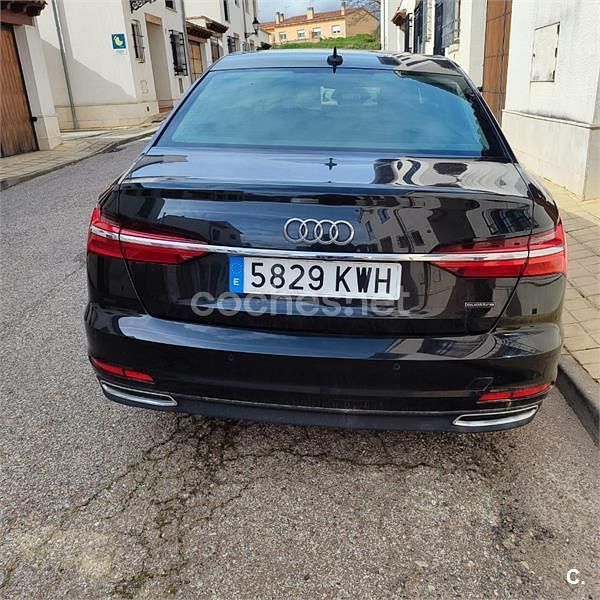 Usado Audi A6 231 CV (169 kW) 2019 Azul Berlina