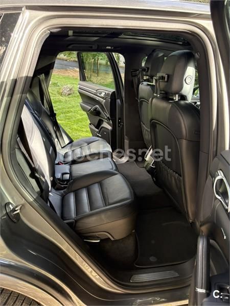 Gris / plata Usado 2015 Porsche Cayenne S E-Hybrid SUV | 34.000 € (Caro) - Imagen 1/4