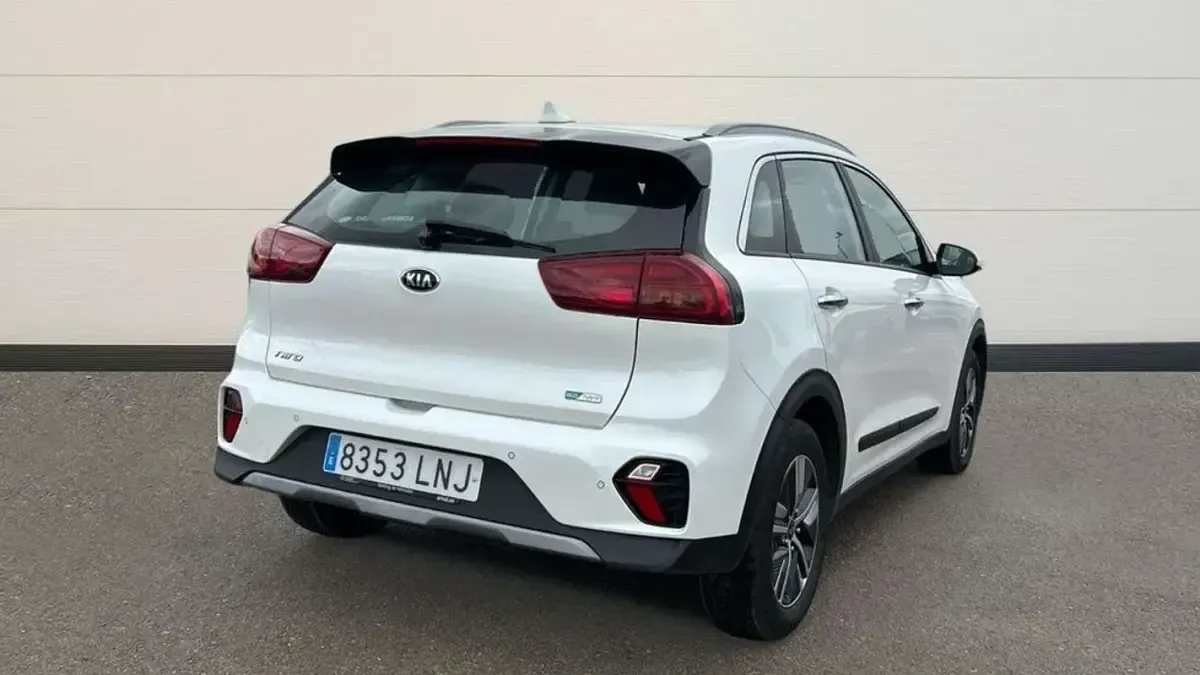 Usado Kia Niro 143 HP (105 kW) 2021 Branco SUV
