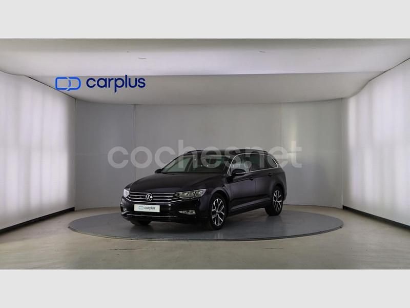 Negro profundo (efecto perla) Usado 2021 VW Passat Executive Familiar | 21.990 € (Caro) - Imagen 1/4