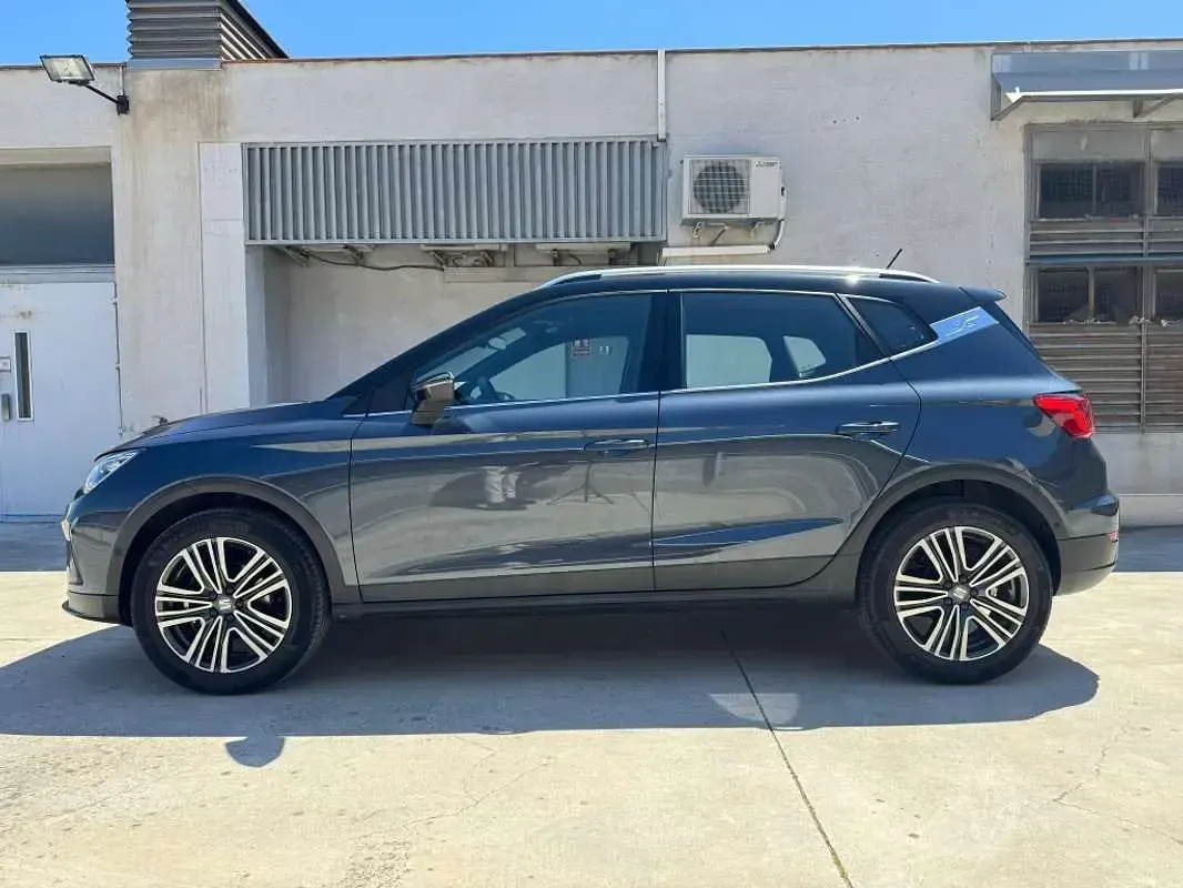 Usado Seat Arona FR 116 CV (85 kW) 2025 Gris SUV