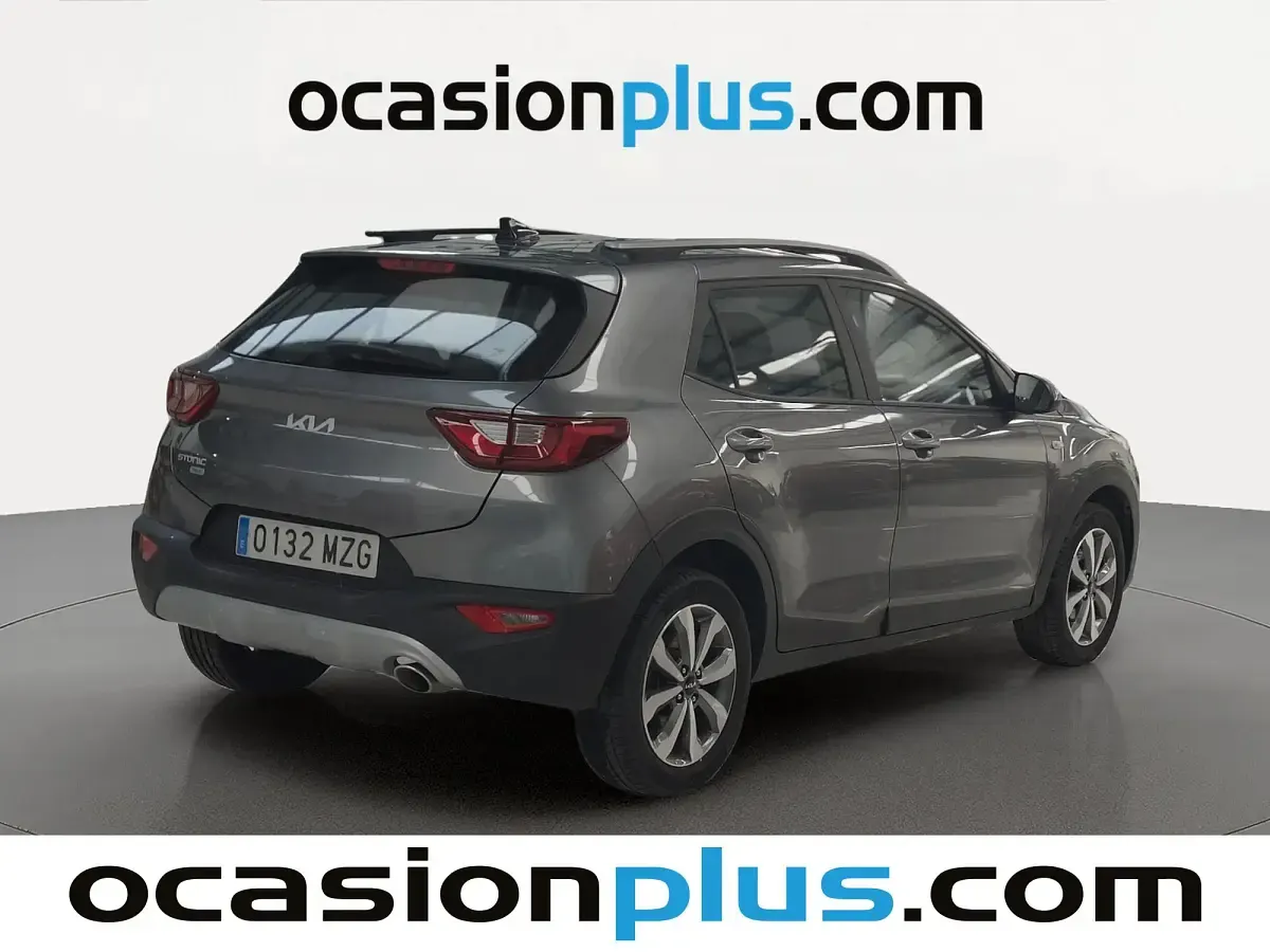Usado Kia Stonic 101 CV (74 kW) 2025 Gris SUV