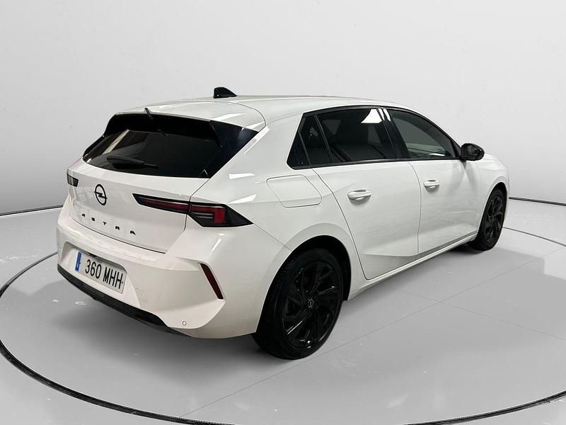 Usado Opel Astra GS Line 130 CV (95 kW) 2023 Blanco Berlina
