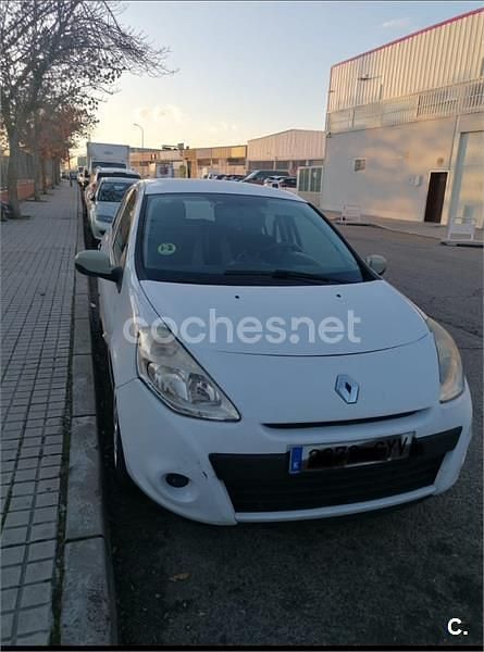 Blanco Usado 2010 Renault Clio II Authentique Berlina | 2900 € (Buen precio) - Imagen 1/3
