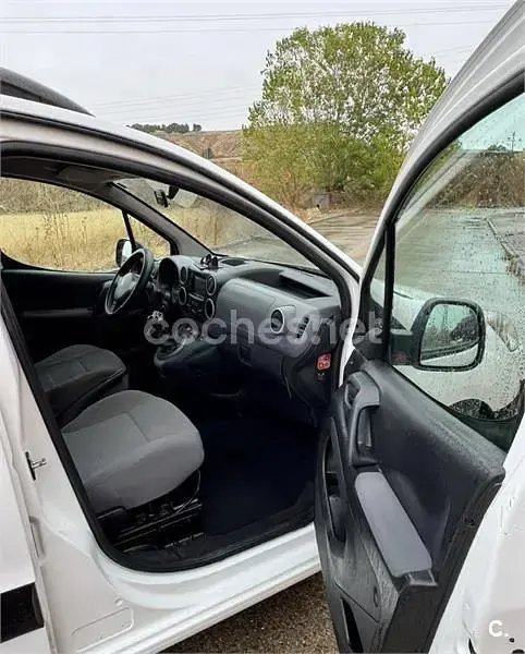 Usado Peugeot Partner Tepee Active 92 CV (67 kW) 2015 Blanco Monovolumen