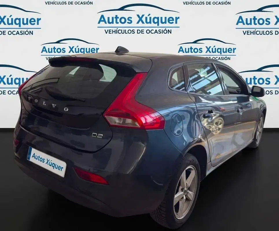 Usado Volvo V40 Momentum 120 CV (88 kW) 2017 Azul Utilitario
