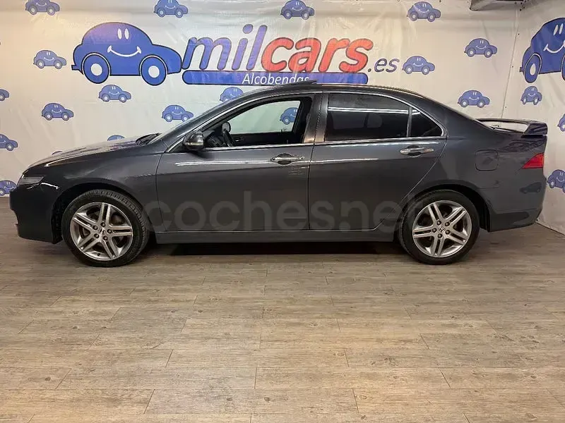 Usado Honda Accord Executive 140 CV (102 kW) 2007 Gris / plata Berlina