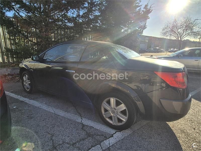 Usado Renault Mégane Cabriolet Dynamique 115 CV (84 kW) 2004 Negro Descapotable