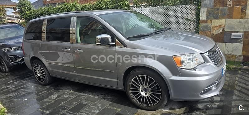 Usado Lancia Voyager Platinum 177 CV (130 kW) 2014 Gris / plata Monovolumen