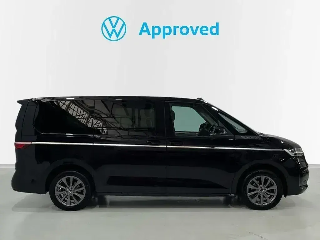 Usado VW Multivan Style 150 CV (110 kW) 2023 Negro Monovolumen