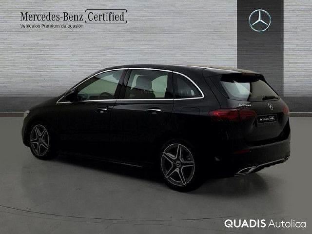 Usado Mercedes B200 AMG line 150 CV (110 kW) 2025 Negro noche Monovolumen
