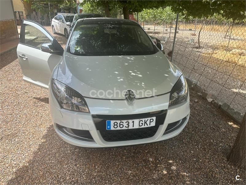 Blanco Usado 2009 Renault Mégane III Dynamique Berlina | 5000 € (Super precio) - Imagen 1/4