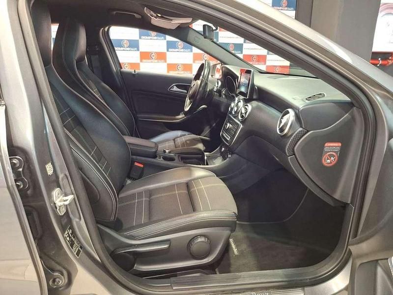 Usado Mercedes A200 Style 136 CV (100 kW) 2016 Gris Utilitario