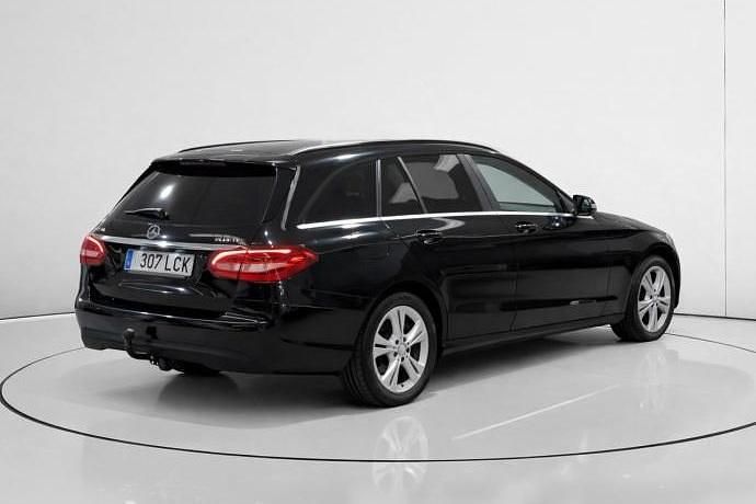 Usado Mercedes C220 170 CV (125 kW) 2015 Negro Familiar