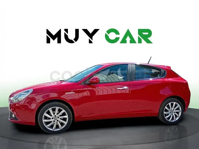 Usado Alfa Romeo Giulietta Super 120 CV (88 kW) 2020 Rojo Utilitario
